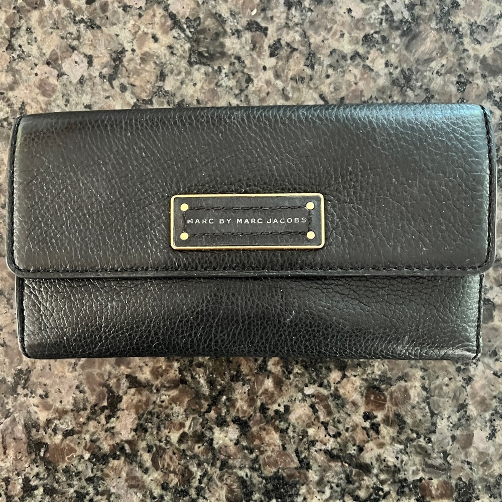Marc by Marc Jacob wallet - Picture 1 of 2